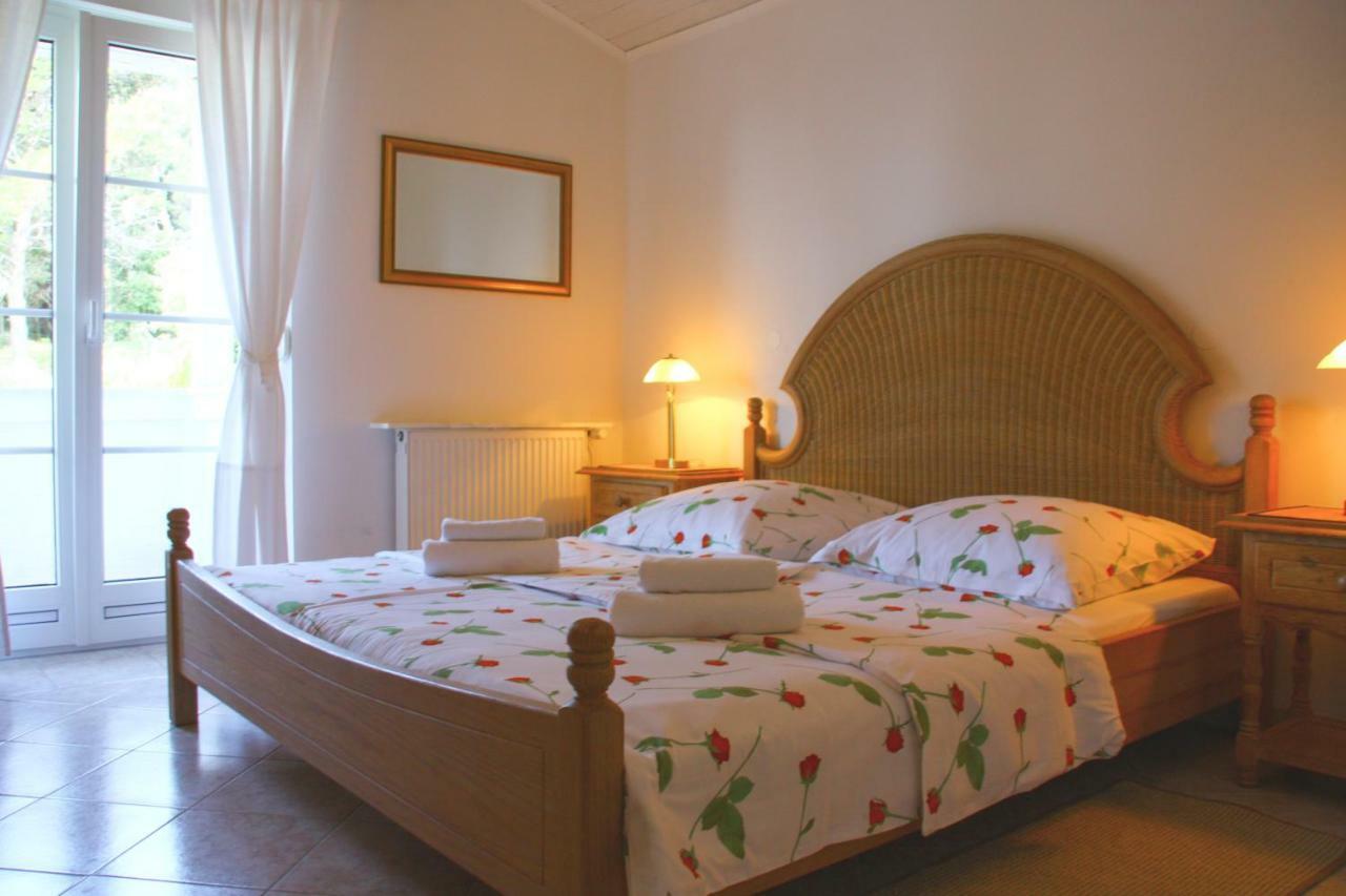 Villa Lucija Rab Town Exterior photo